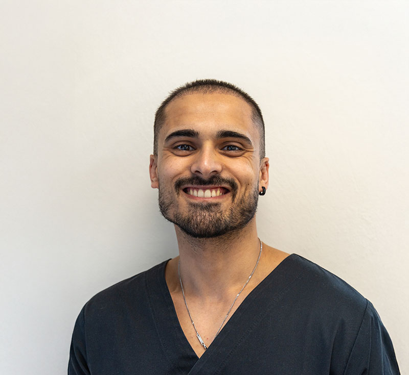 Dr. Ricardo Soares - Chirurgien-Dentiste au Cabinet Dentaire Vieux Château à Civray